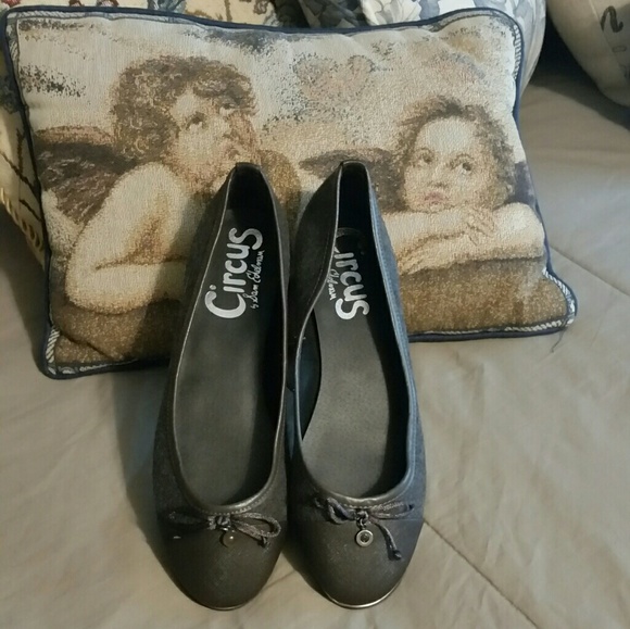 Sam Edelman CIRCUS Wool Flannel Flat - Picture 1 of 3